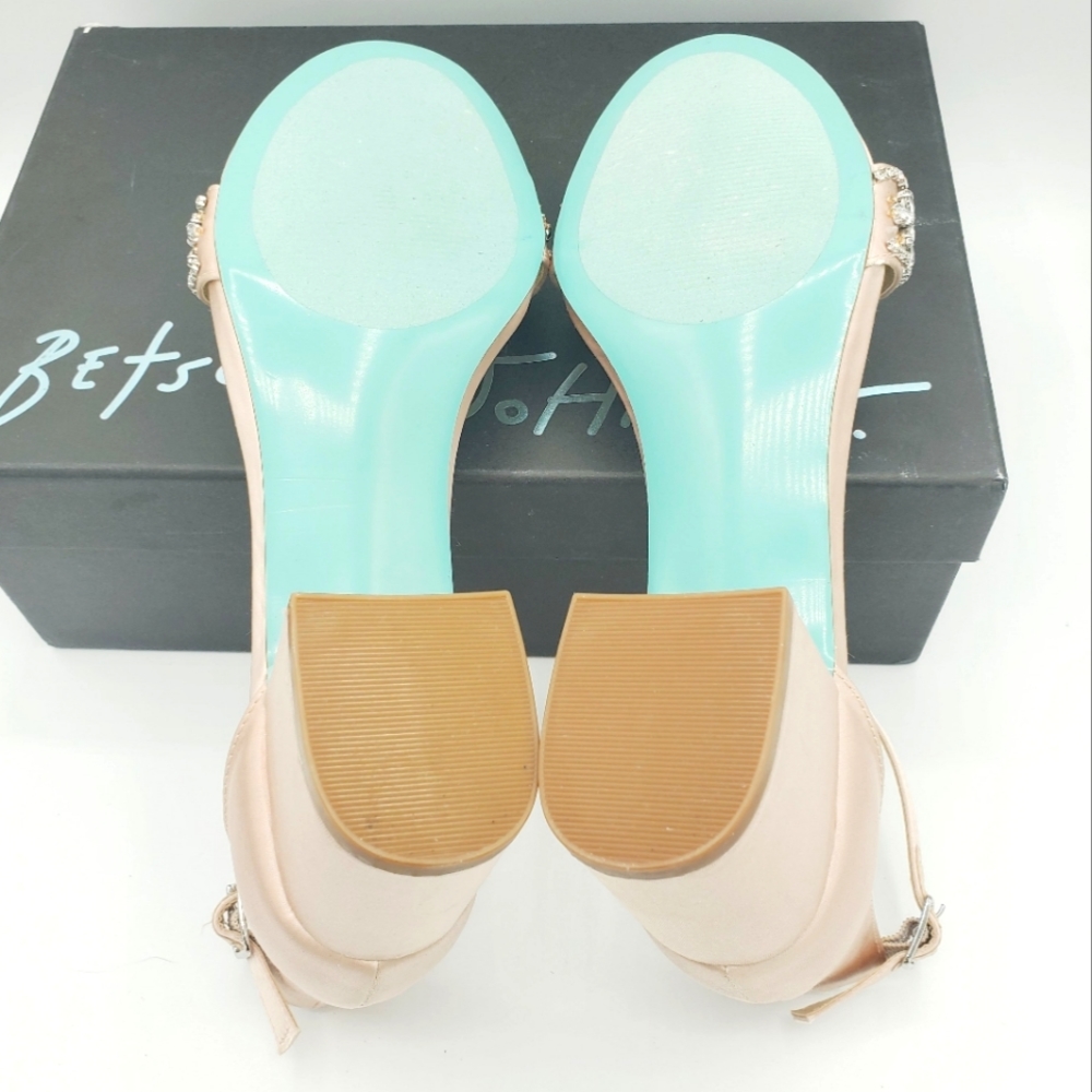 Betsey Johnson Mel heels, Champagne, NIB - Picture 9 of 9
